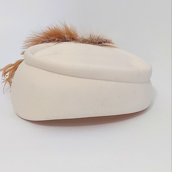 Chapelier Artistique Montreal White Felt Feathered Hat - Picture 3 of 9